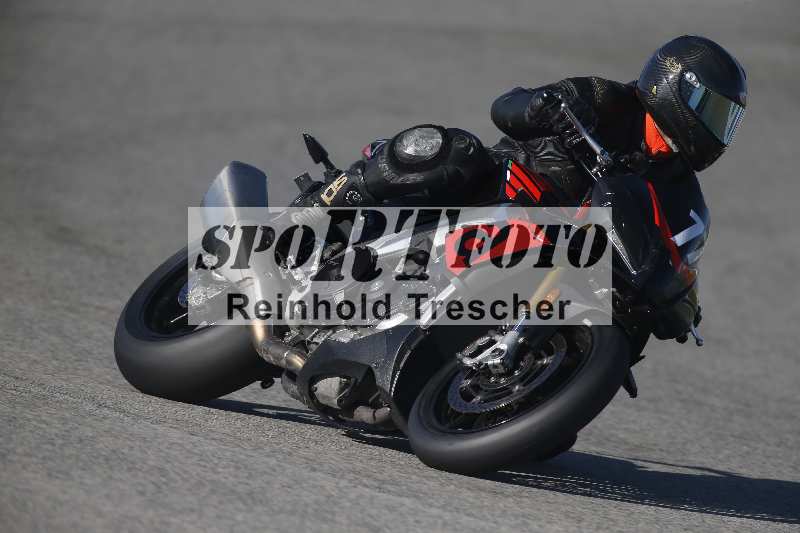 /Archiv-2024/01 26.-28.01.2024 Moto Center Thun Jerez/Gruppe gruen-green/77